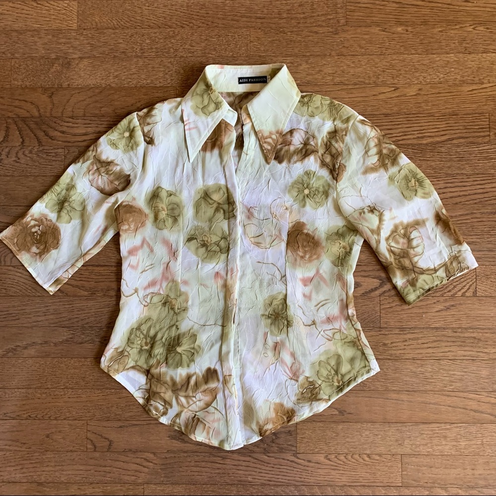 Floral print blouse